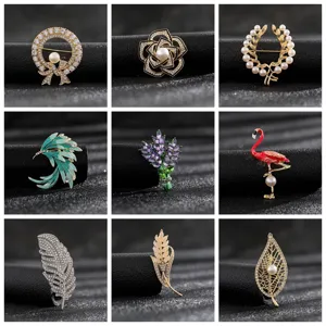 Vintage Elegant Zinc Alloy Brooch Pin For Women Rhinestone Artificial Pearl Bow Wing Flamingo Leaf Brooch For Party Office Gift