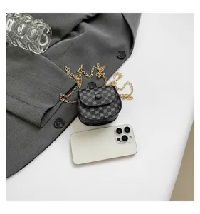 Elegante mini bolso bandolera retro con cadena dorada y detalles de moda patrón