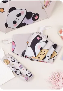 Ombrello pieghevole automatico con simpatico panda, protezione solare dettaglio.