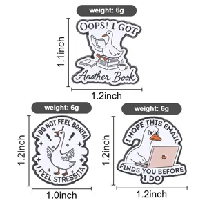 Vue détaillée des pins en émail oie blanche avec dimensions et étiquettes de 6g.