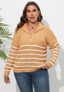 Detailaufnahme des Strick-Pullovers mit Viertel-Reißverschluss und stylischem Streifenmuster.