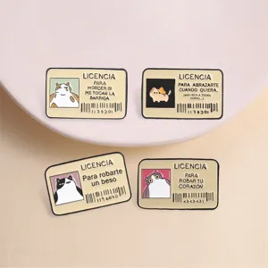 Broche en Émail Chat Licence Espagnole en Alliage de Zinc Badge Carte d'Identité Animale de Dessin Animé Broche de Décoration de Bijoux de Vêtements de Sac à Dos Personnalisée