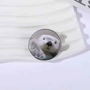 Badge épingle en métal rond mignon loutre de mer blanche décor pour vêtements
