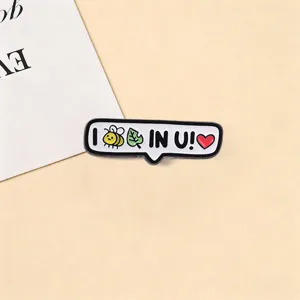 Schattige cartoon bij en blad emaille speld met motiverende I bee-leaf in you tekst