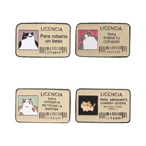 Collection de pin's licence de chat en espagnol avec des motifs de cartes d'identité mignonnes