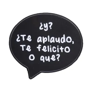 Sarcastic Spanish speech bubble enamel pin with funny quote for lapel decoration