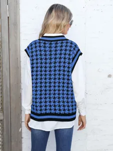 Chaleco de punto de pata de gallo azul y negro con ribete de rayas en contraste