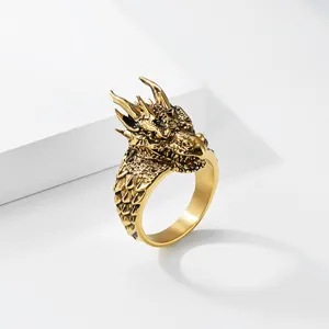 Retro drakenring voor heren, punk stijl goud titanium staal gedetailleerd overzicht, vintage sieraad.
