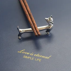 Japanischer Katzen-Stäbchenhalter aus Metall mit Holzstäbchen-Set elegante Tischdeko