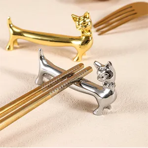 Japanischer Stil Metall Katzen Staeebchenhalter Set in Gold und Silber fuer Tischdeko.