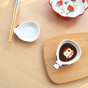 Japanese style cute cartoon cow ceramic soy sauce dish table seasoning plate tableware