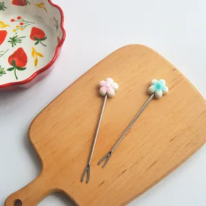 Cute stainless steel fruit forks with flower handles, perfect for daily home use, desserts.