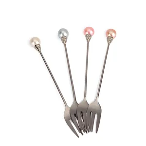 Vierteiliges koreanisches Obstgabel-Set aus Edelstahl mit eleganten Perlengriffen