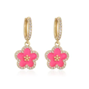 Vergoldete Blumen-Ohrhänger mit rosa Emaille und funkelnden Zirkonia-Akzenten