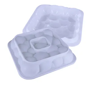 Gedetailleerde weergave van een witte 3D bellenwolk siliconen mousse taart bakvorm voor oven