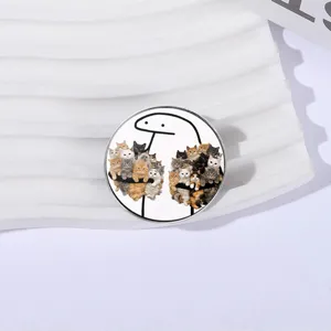 Lustiges Metallabzeichen mit Flork-Charakter und einem Haufen bunter, süßer Kätzchen