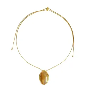 Collar ajustable con colgante de cuarzo ahumado natural y cadena de cobre chapada en oro