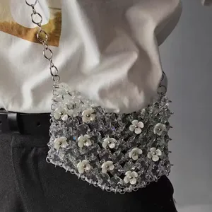 Borsa a Tracolla in Perline di Cristallo Trasparente Fatta a Mano per Donna Borsa per Cellulare con Fiori 3D e Catena