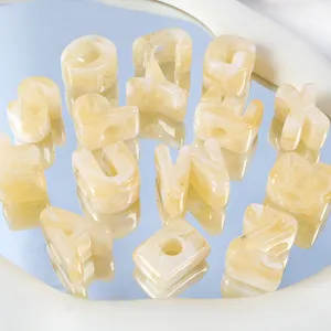 Perline con lettere in acrilico, imitazione marmo di giada per creazione di gioielli fai da te.