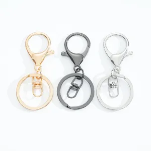 Set de llaveros con mosquetón de metal y anillo de resorte en color oro negro plata.