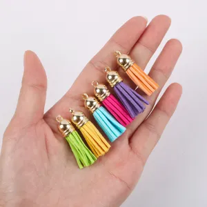 Bunte Kunstleder-Quasten mit goldenen Kappen, 30mm DIY Schmuckanhänger und Bastelzubehör.
