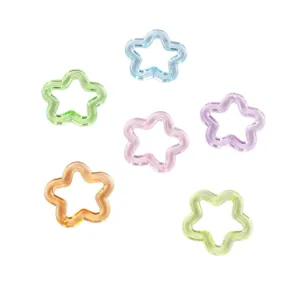 Kleurrijke acryl transparante holle ster hangers voor DIY sieraden en sleutelhangers.