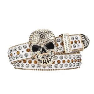 Ceinture en cuir cloutée strass punk avec grosse boucle de crâne et cristaux tendance