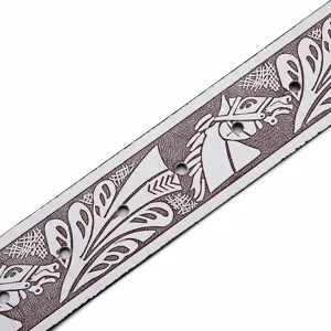 Detailed view of the western cowboy PU leather belt featuring exquisite vintage carved floral patterns.