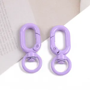 Mousquetons a ressort en metal violet anneaux pivotants pour accessoires de sac et porte-cles.