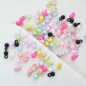 Detailweergave van kleurrijke macaron legering ronde kralen voor DIY sieraden maken