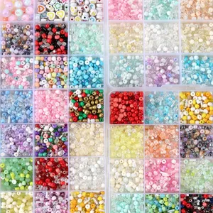 Set di perline di vetro colorate in scatola per braccialetti e collane fai da te