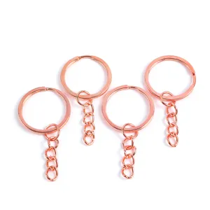 Anneaux de porte-clés en or rose avec chaînes courtes, anneaux fendus en métal pour bijoux DIY.