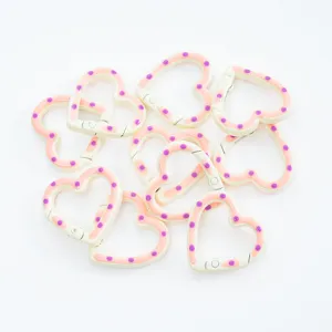 Schattige hartvormige veerring slotjes, kleurrijke emaille DIY tassen sleutelhangers accessoires.