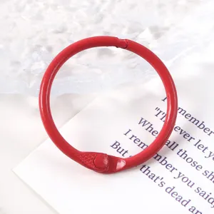 Anilla metálica roja de 30mm con acabado pintado para encuadernación DIY.