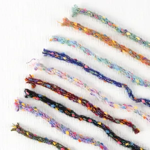 10mm kleurrijke faux mohair garens detail, perfect voor handgemaakte DIY sleutelhangers.