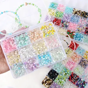 Kit di perline di vetro colorate in scatola trasparente, accessori per gioielli fai da te.