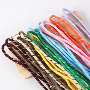 Detaillierte Nahaufnahme bunter 5mm Paracord-Seile für DIY-Flechtprojekte aller Art