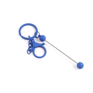 Llavero de metal pintado azul mate con mosquetón y varilla de cuentas DIY para bolsos