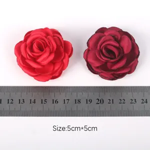 Fleurs roses en tissu fait main accessoires DIY, fournitures artisanales pour broches et chapeaux.