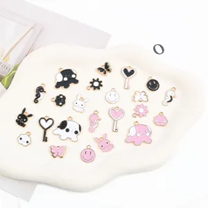 Geëmailleerde legering bedels set met schattige diermotieven voor DIY sieraden maken.