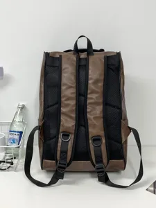 Sac à dos en cuir PU marron avec dos en maille respirante et sangles