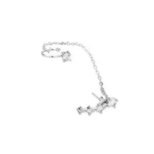 Elegante orecchino a catena in argento con polsino in zirconia e design a perno lucido