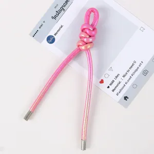 Rosa geflochtener PU Leder Knoten Schlüsselanhänger, stilvoller Metall Anhänger Band.