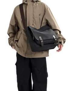 Large capacity men's black canvas messenger bag for daily work and casual street style