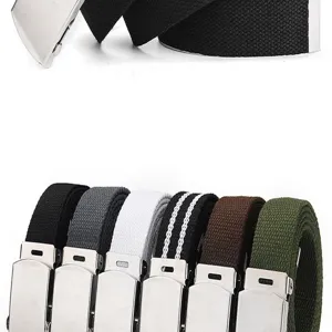 Gedetailleerd overzicht van klassieke militaire canvas riemen met metalen gespen.