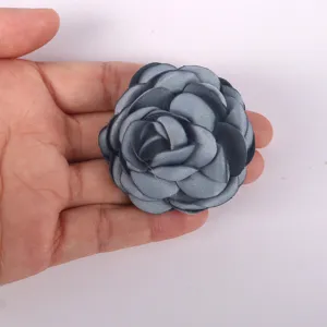 Fleur camélia en tissu gris accessoire bricolage pour broche pince à cheveux vêtement
