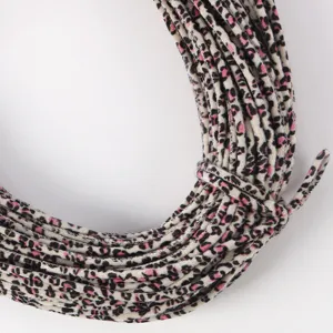 Vista dettagliata del cordino floccato leopardato 5mm, consistenza morbida e chic.