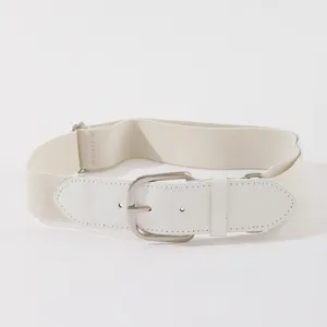 Detailed view of the white elastic baseball belt with silver buckle and PU leather