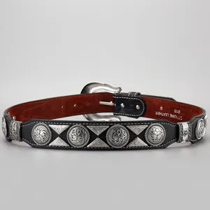 Cintura in vera pelle in stile Western vintage con conchos e fibbia in metallo argentato.