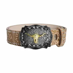 Stilvoller Herren Vintage Punk Ledergürtel mit verziertem Metallstierkopf und Blumenprägung.